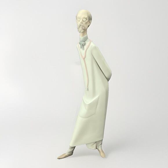 Vintage LLADRO Medico Doctor Figurine #4602 - Picture 1 of 7